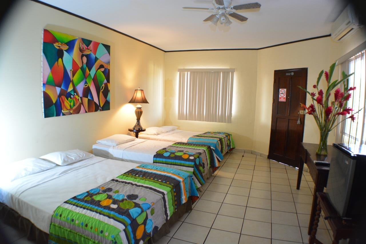 Hotel Los Balcones De Chinandega Exteriör bild