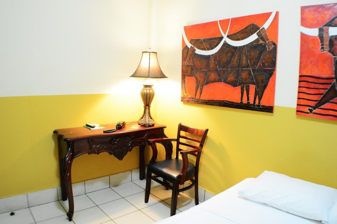 Hotel Los Balcones De Chinandega Rum bild