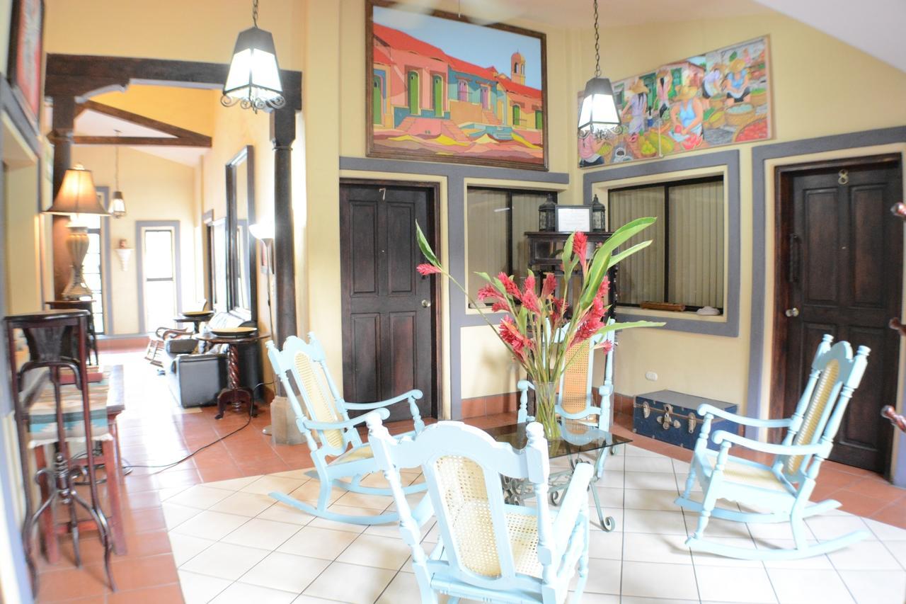 Hotel Los Balcones De Chinandega Exteriör bild