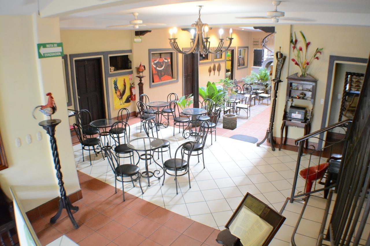 Hotel Los Balcones De Chinandega Exteriör bild