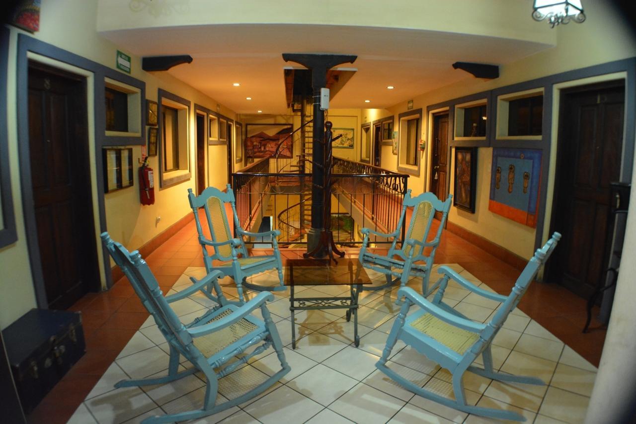 Hotel Los Balcones De Chinandega Exteriör bild