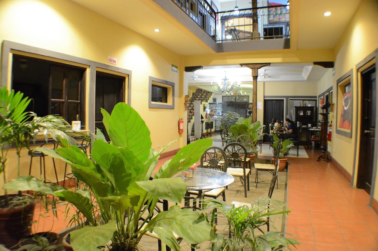 Hotel Los Balcones De Chinandega Exteriör bild