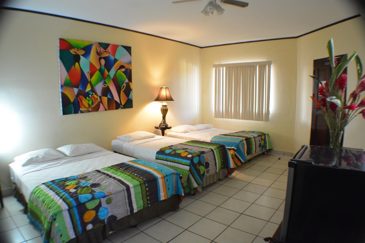 Hotel Los Balcones De Chinandega Exteriör bild