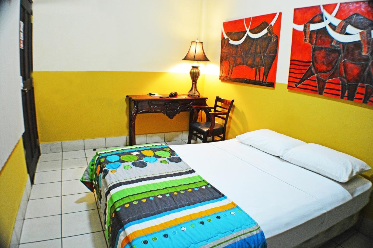 Hotel Los Balcones De Chinandega Rum bild
