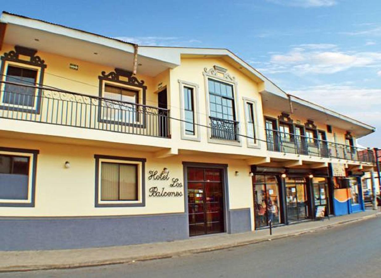 Hotel Los Balcones De Chinandega Exteriör bild